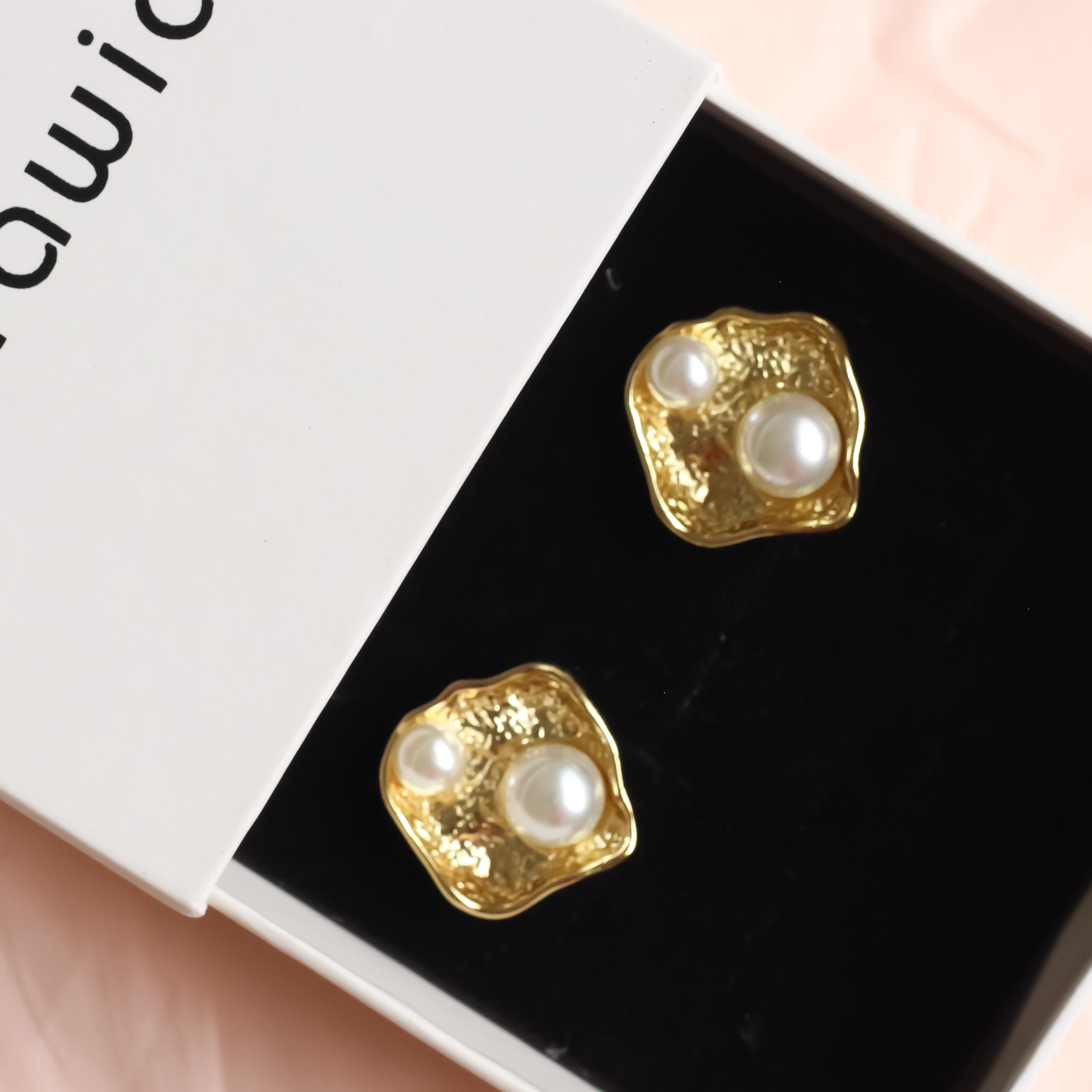 Pearl Gold Studs