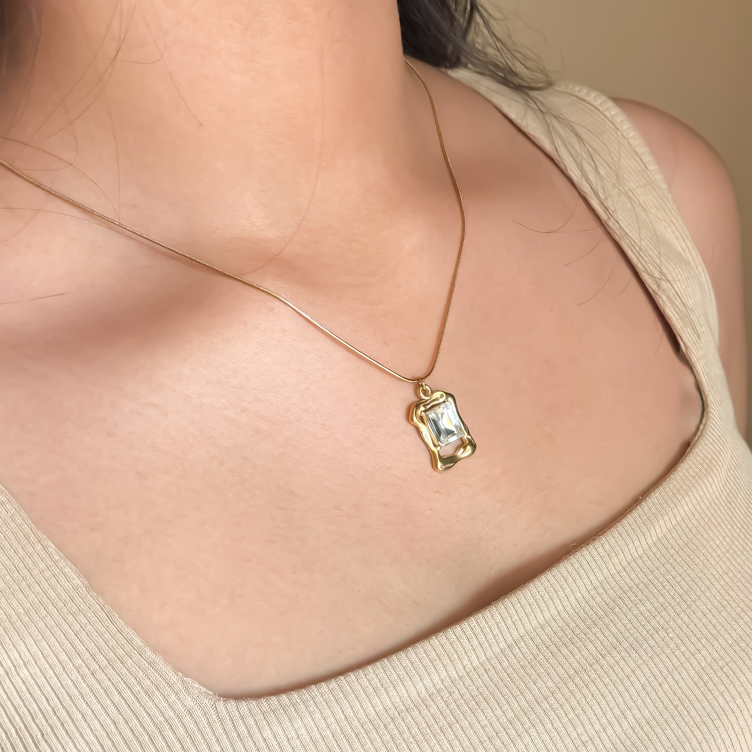 Cubic Frame Necklace