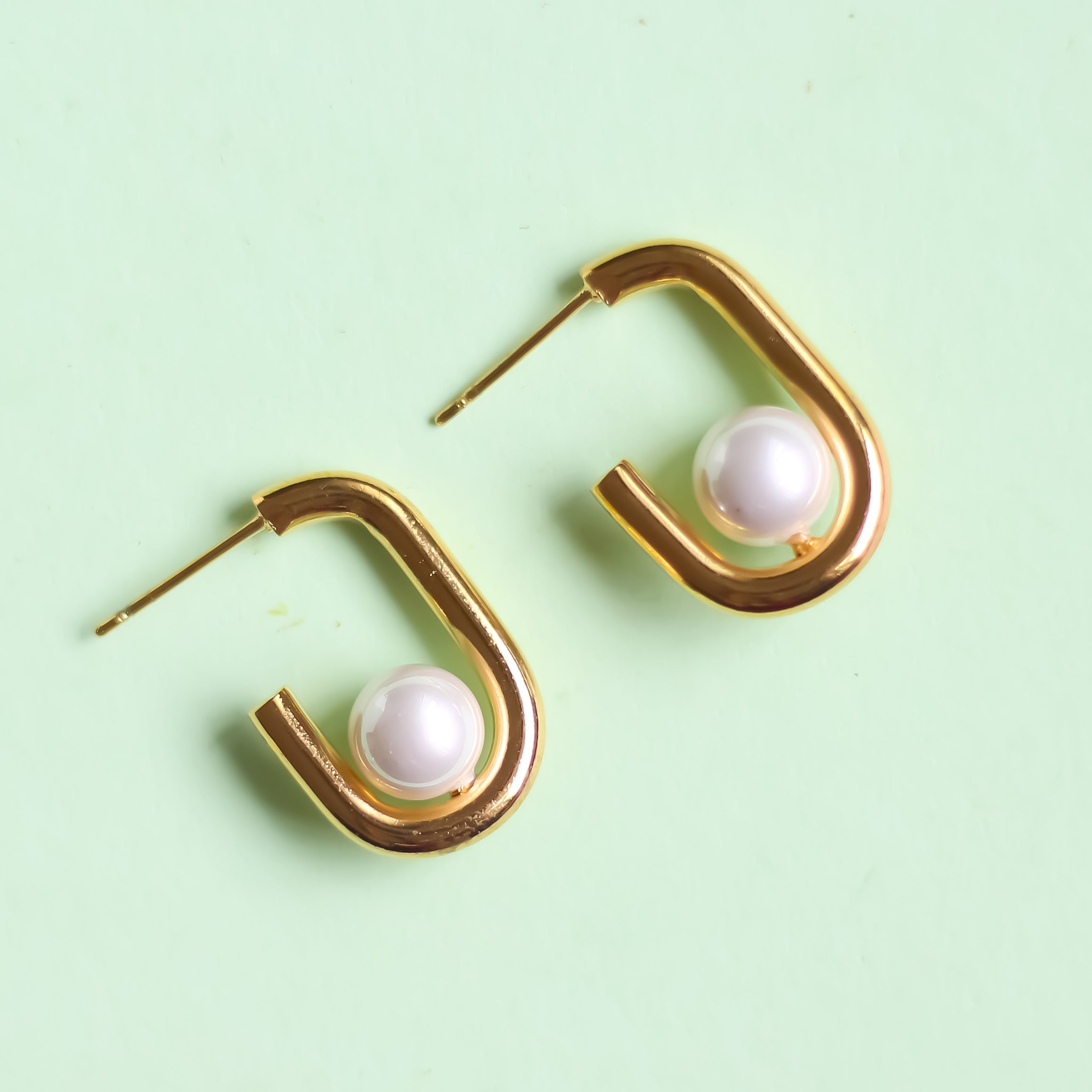 Somnia Pearl Earrings