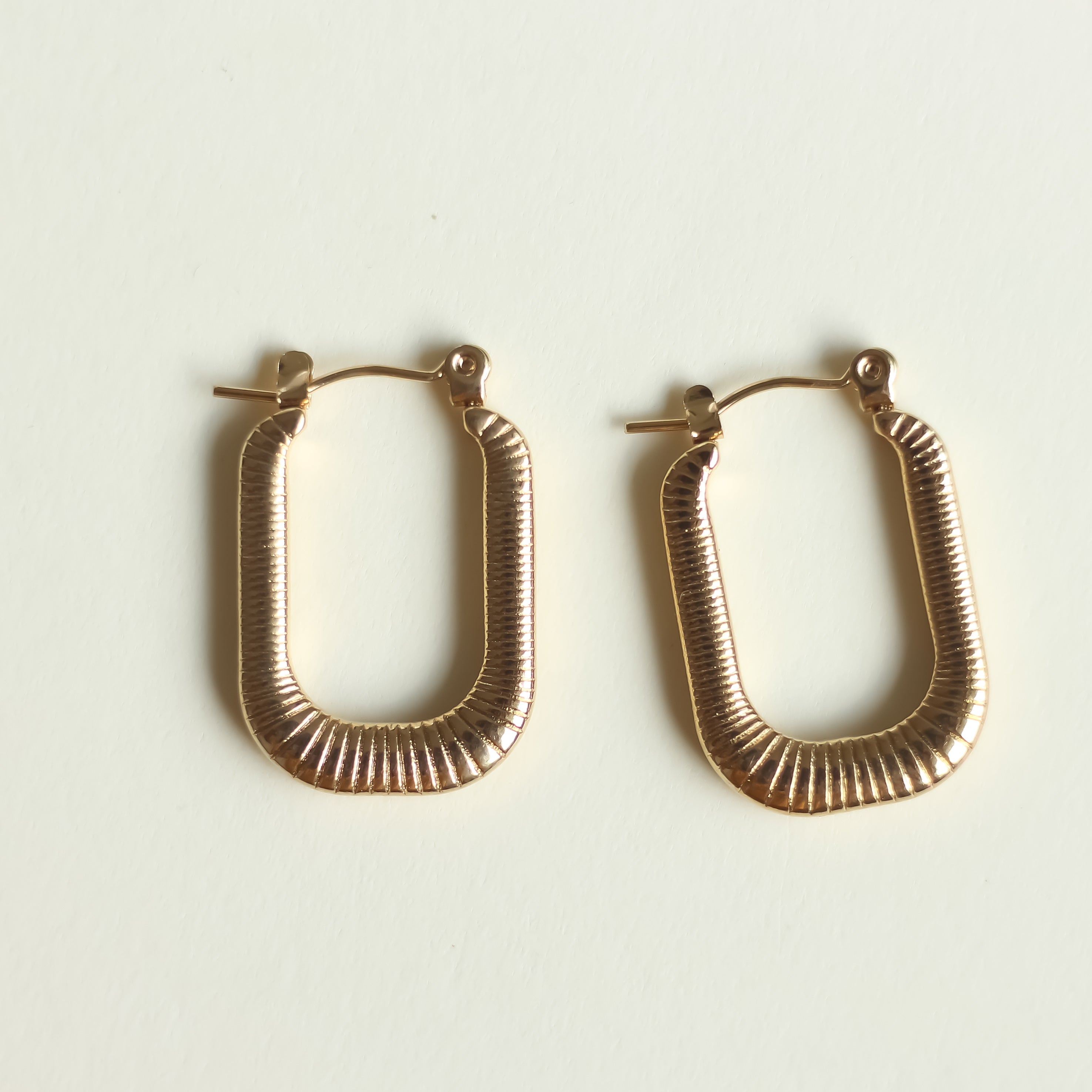 Minimalist Wear Hoops