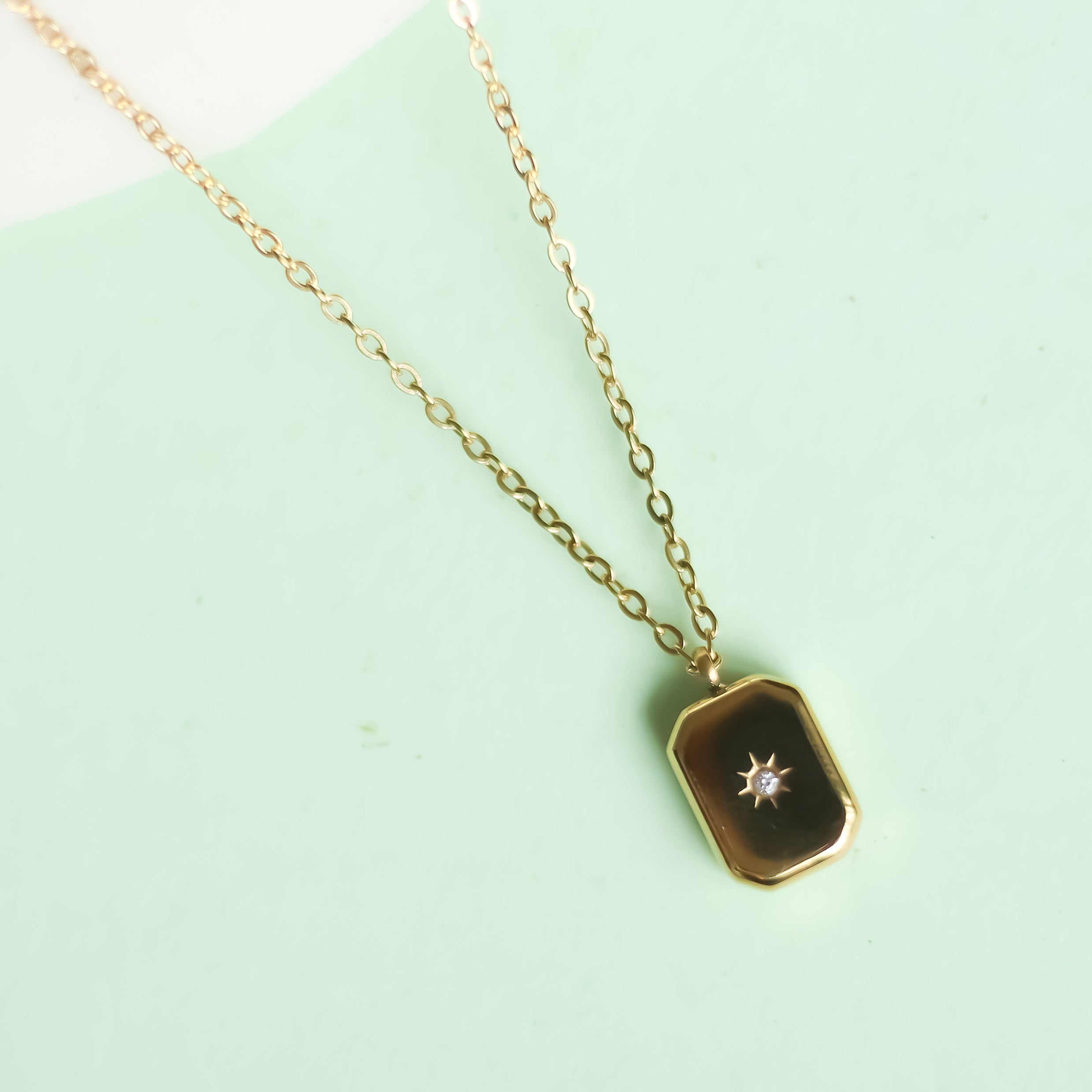 Elixir Square Pendant Chain