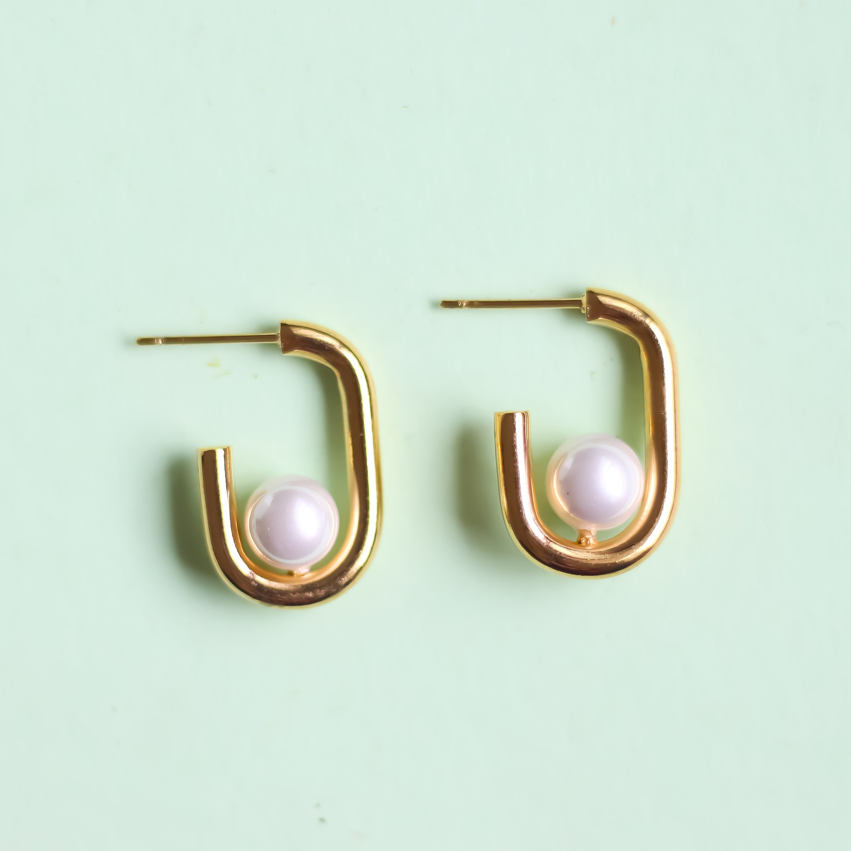 Somnia Pearl Earrings