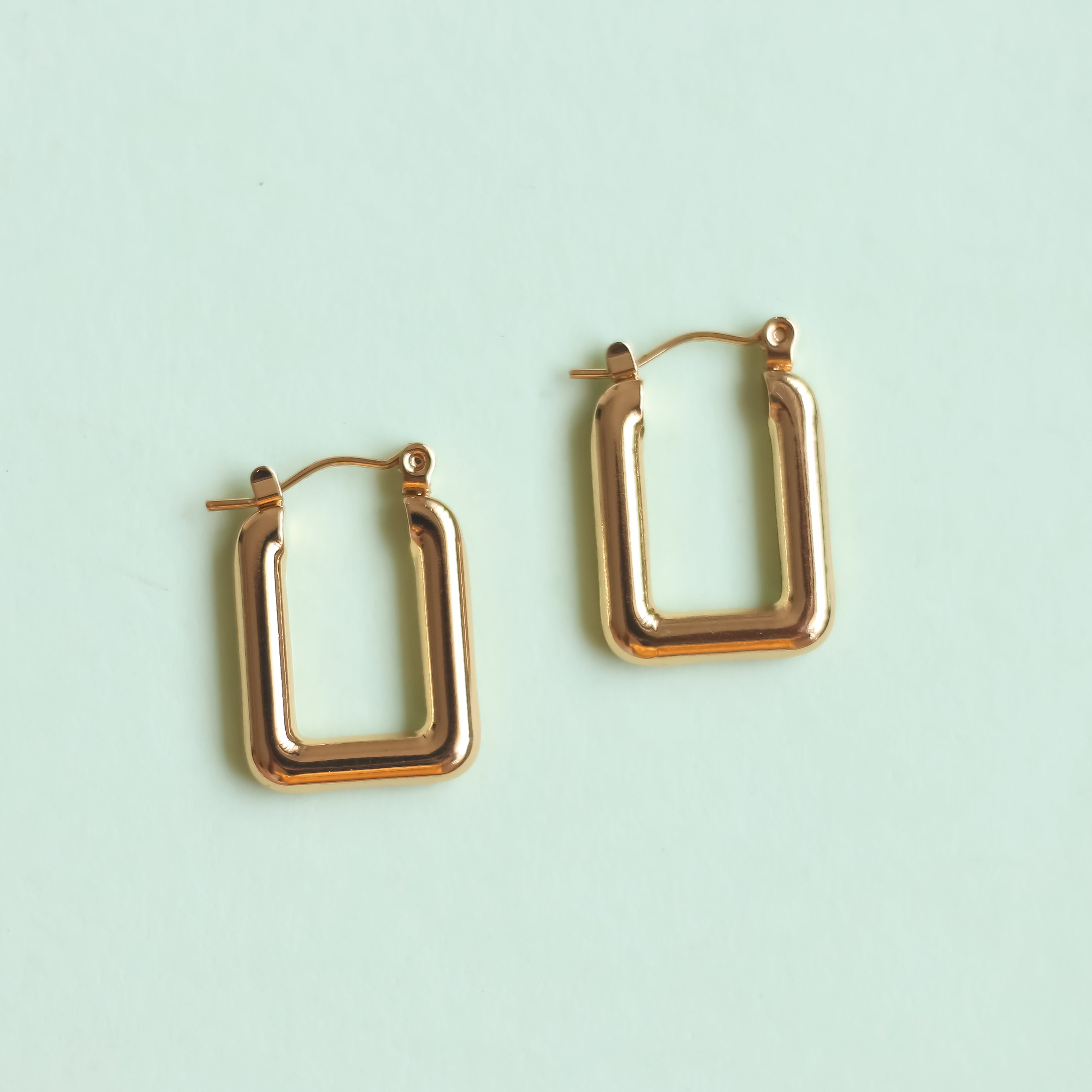 Minimal Golden Hoops