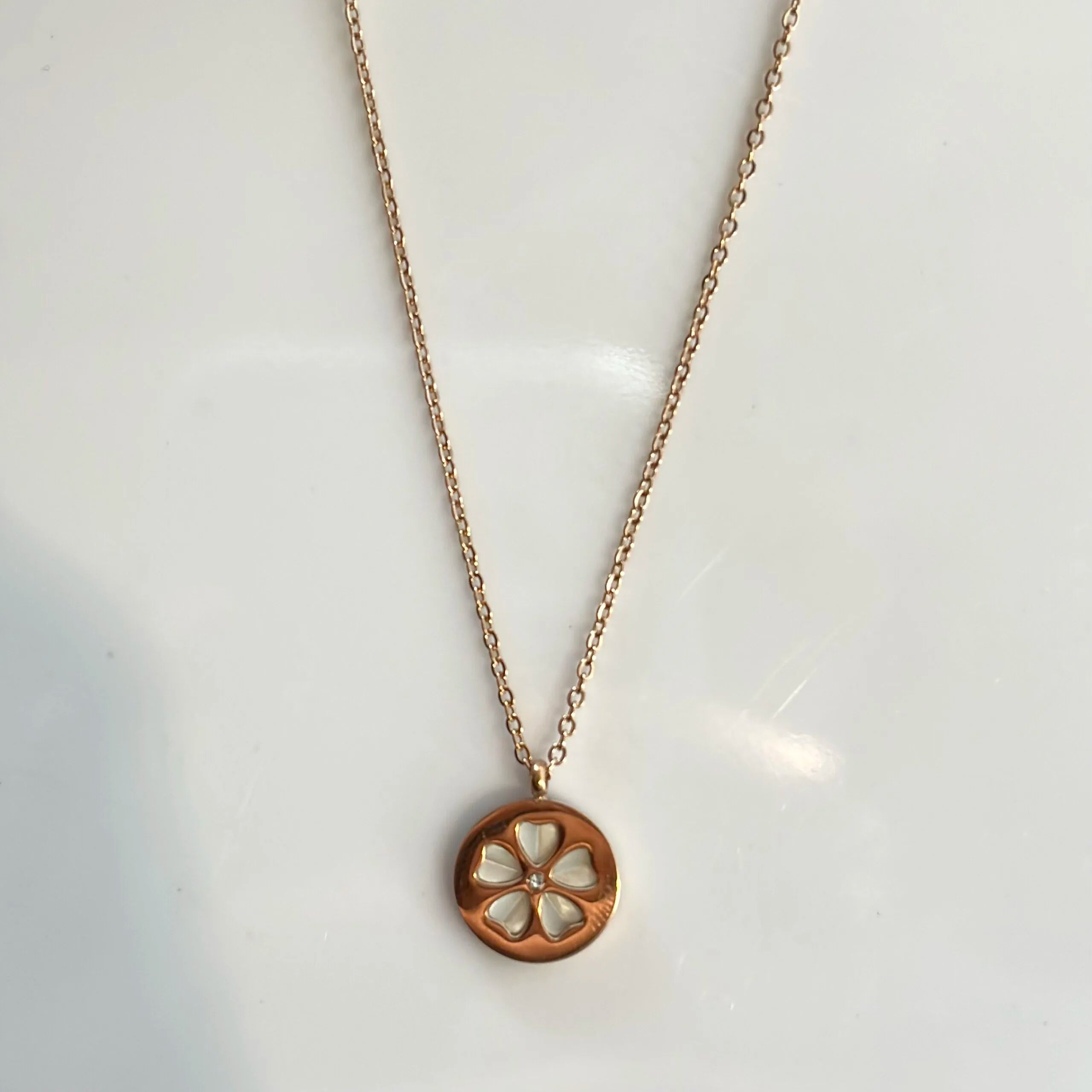 Marble Flower Pendant Chain