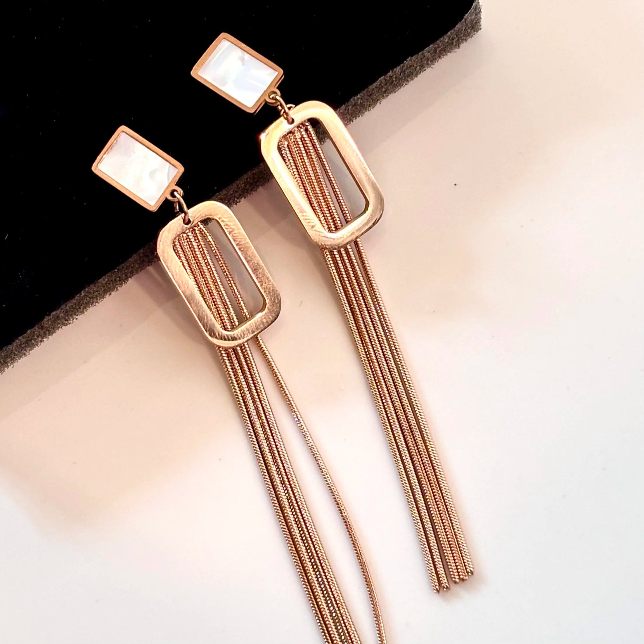 Geometric Slimming Drop Earrings