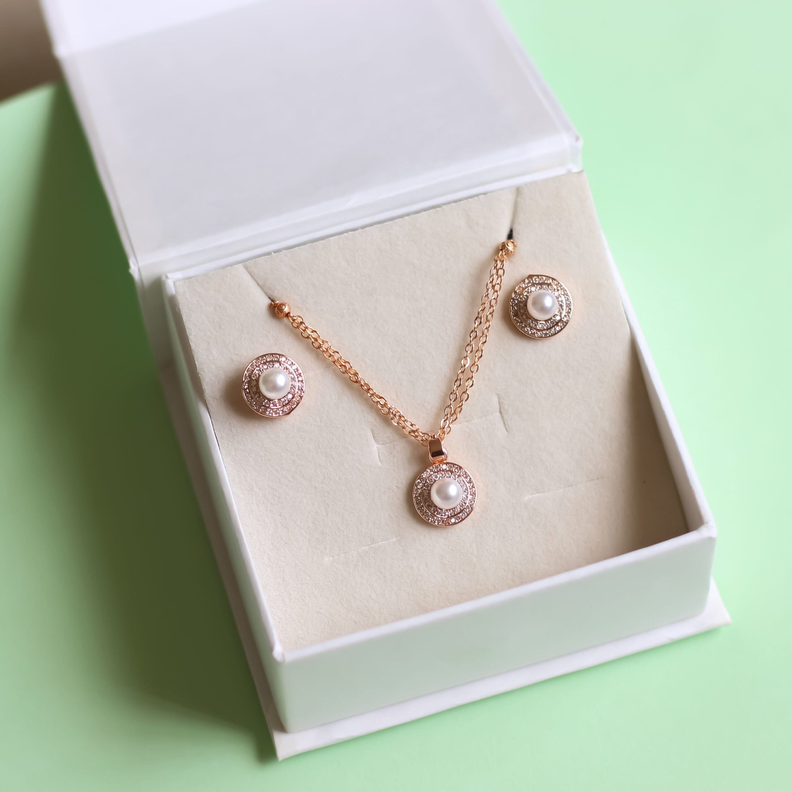 Pearl Aura Mangalsutra Set