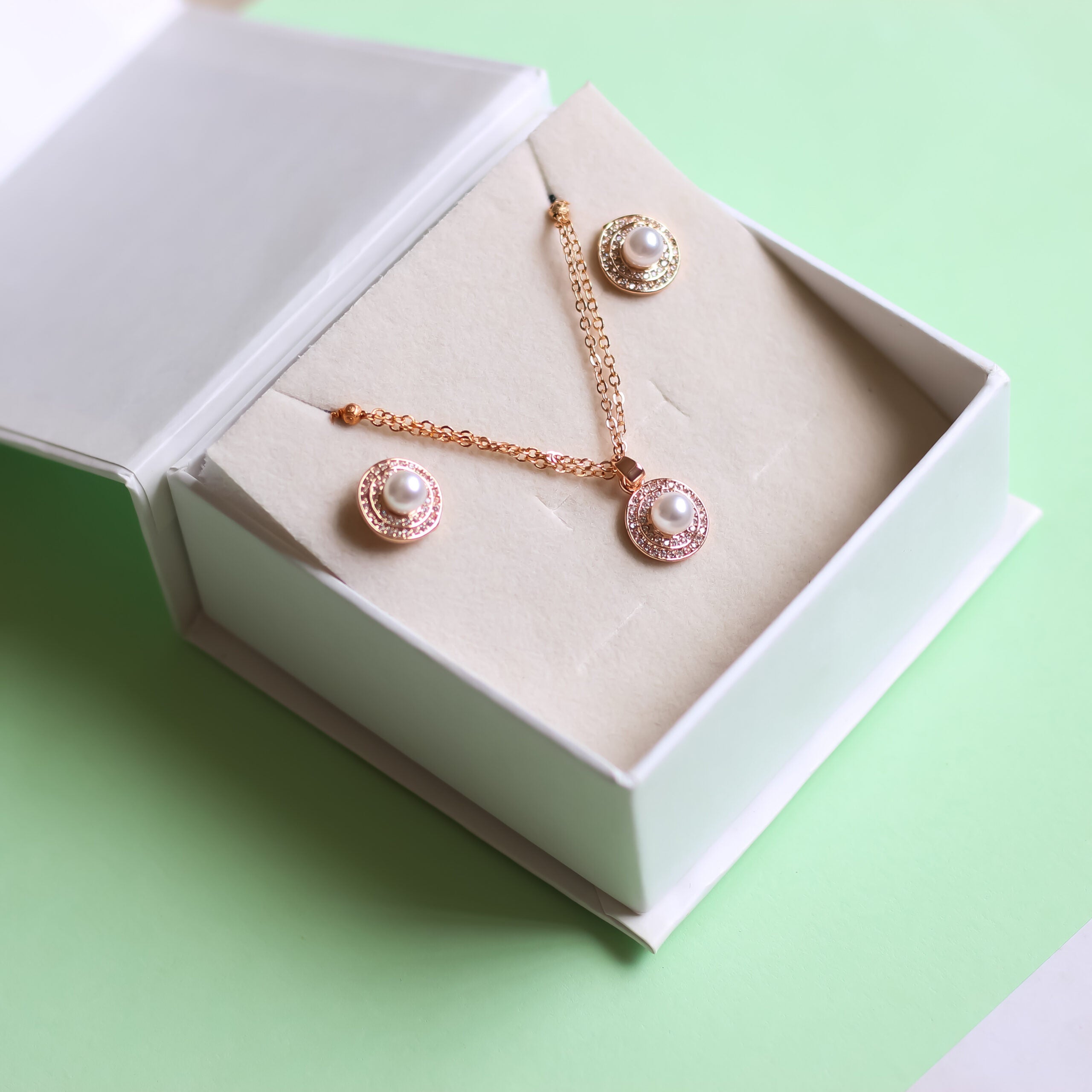 Pearl Aura Mangalsutra Set