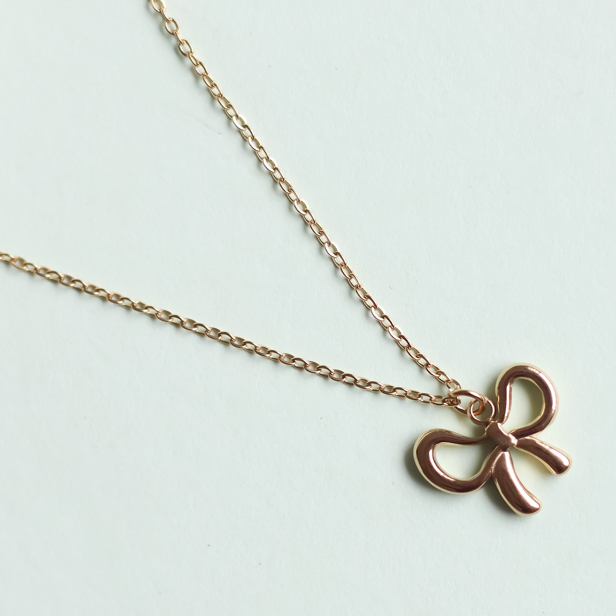 Bow Necklace