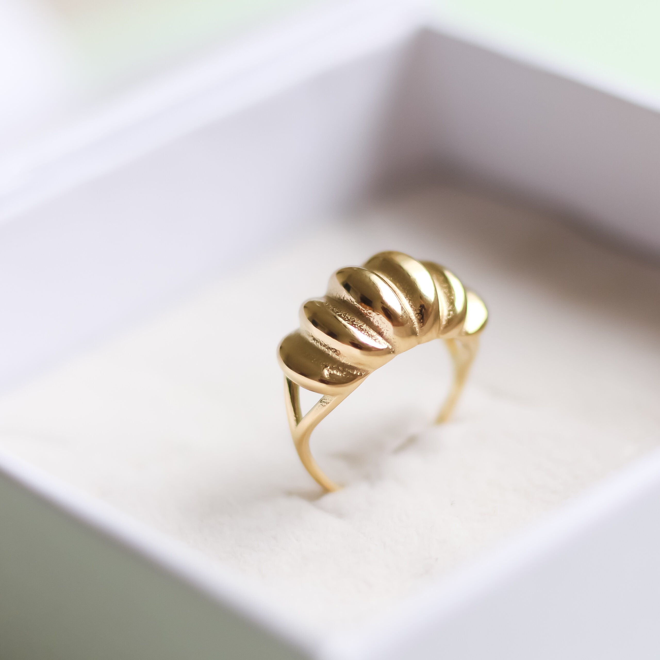 Croissant Staple Ring