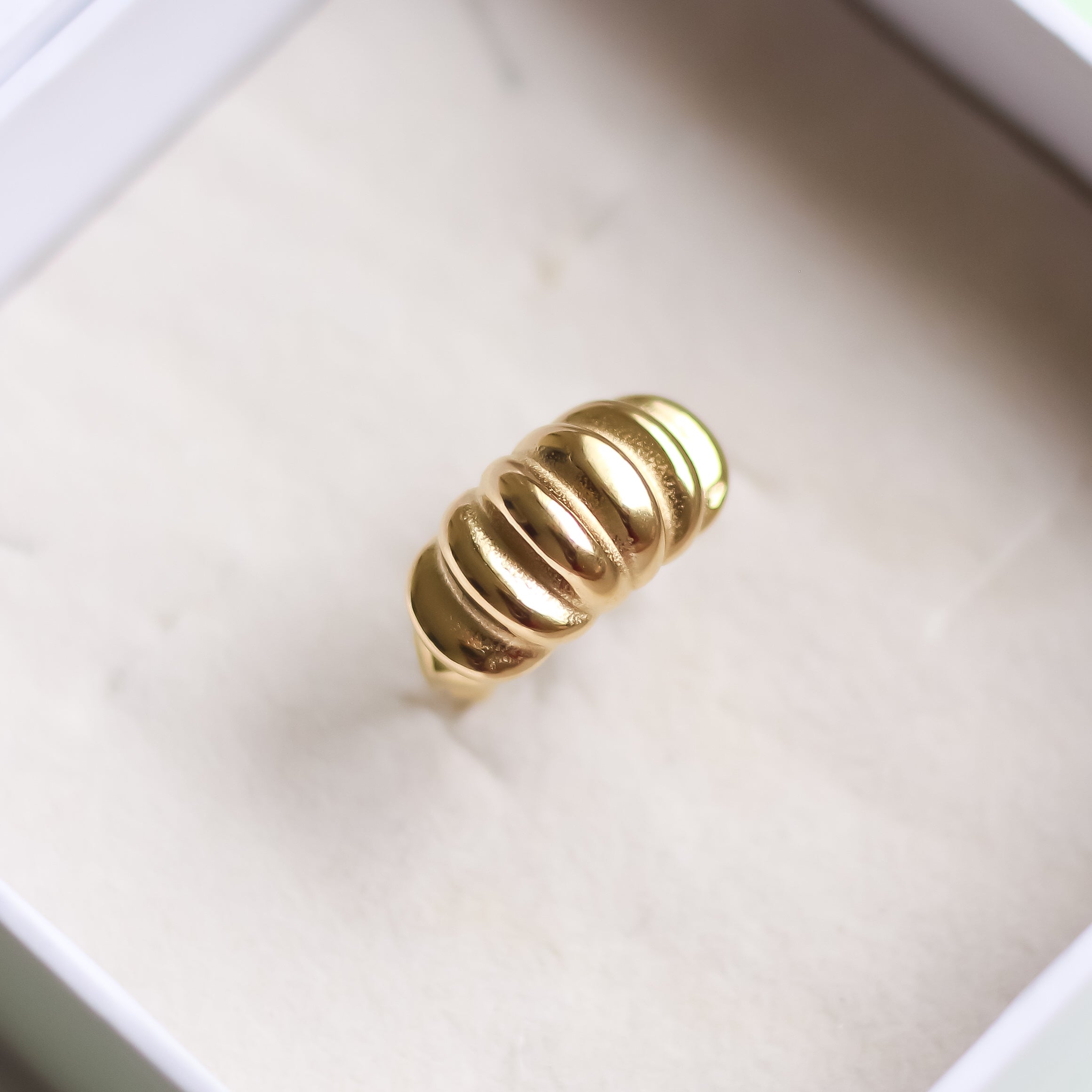 Croissant Staple Ring