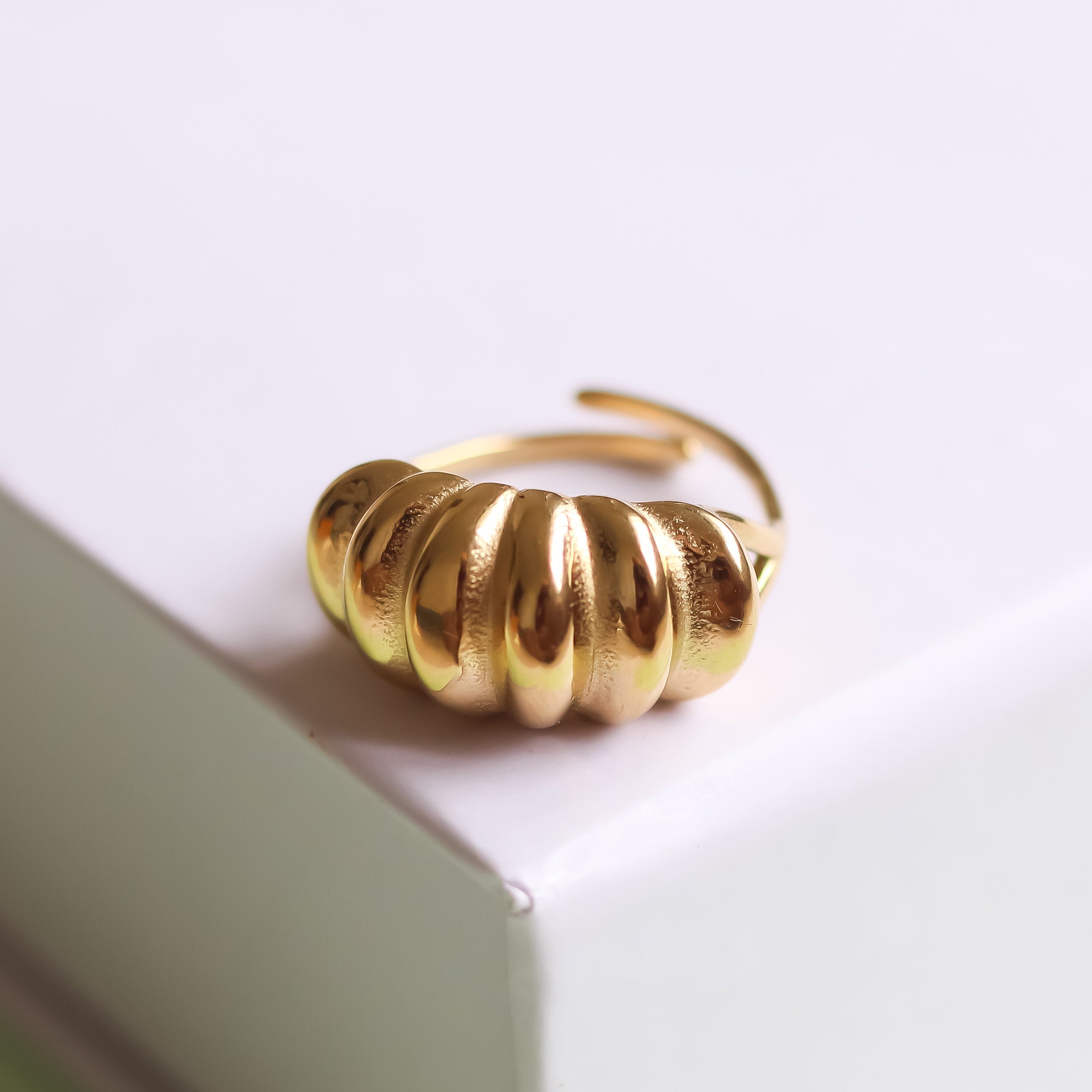 Croissant Staple Ring