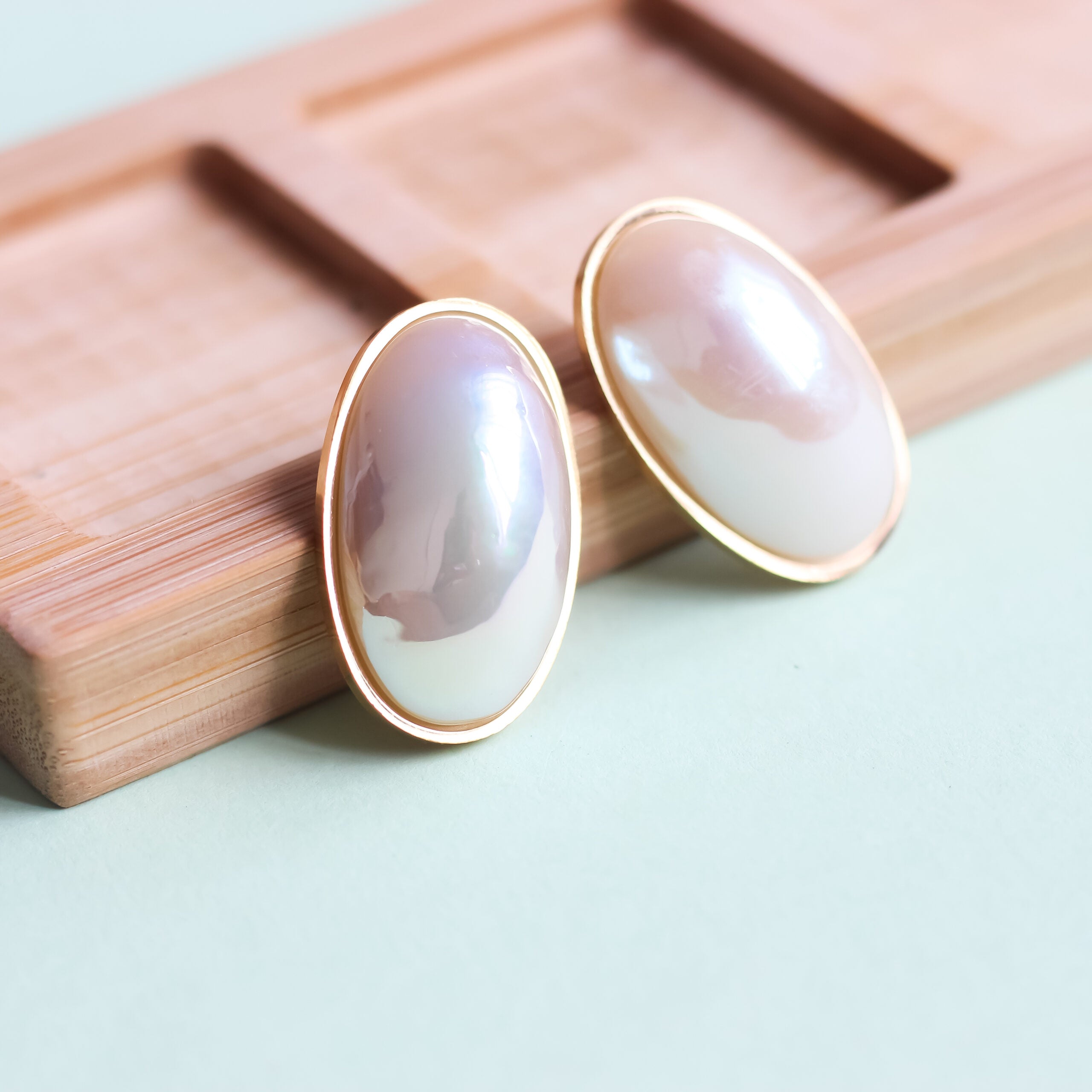 Pearl Oval Studs